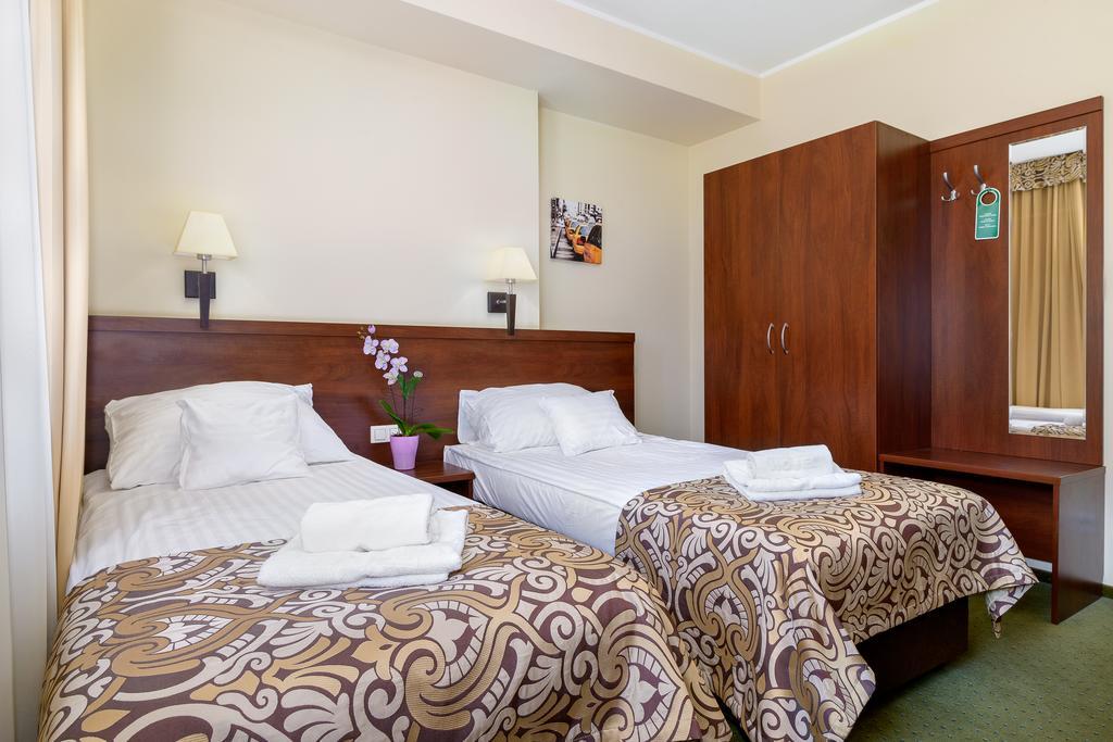 Hotel Zielony Poznan Luaran gambar
