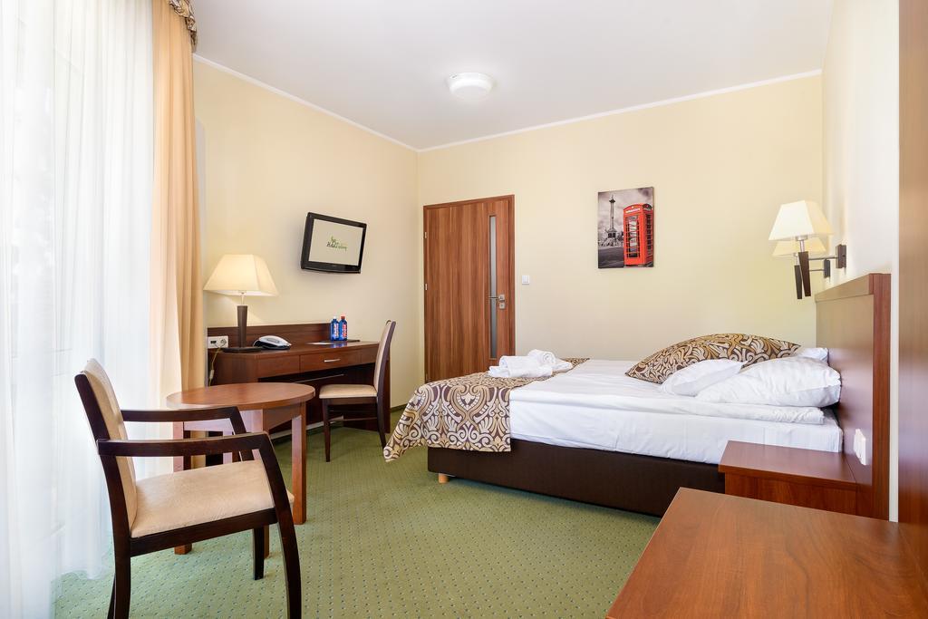 Hotel Zielony Poznan Luaran gambar