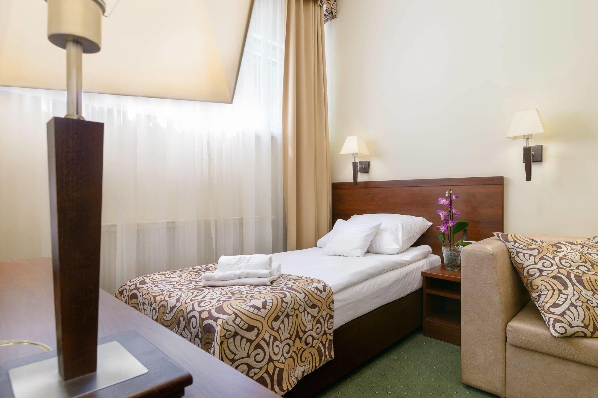 Hotel Zielony Poznan Luaran gambar