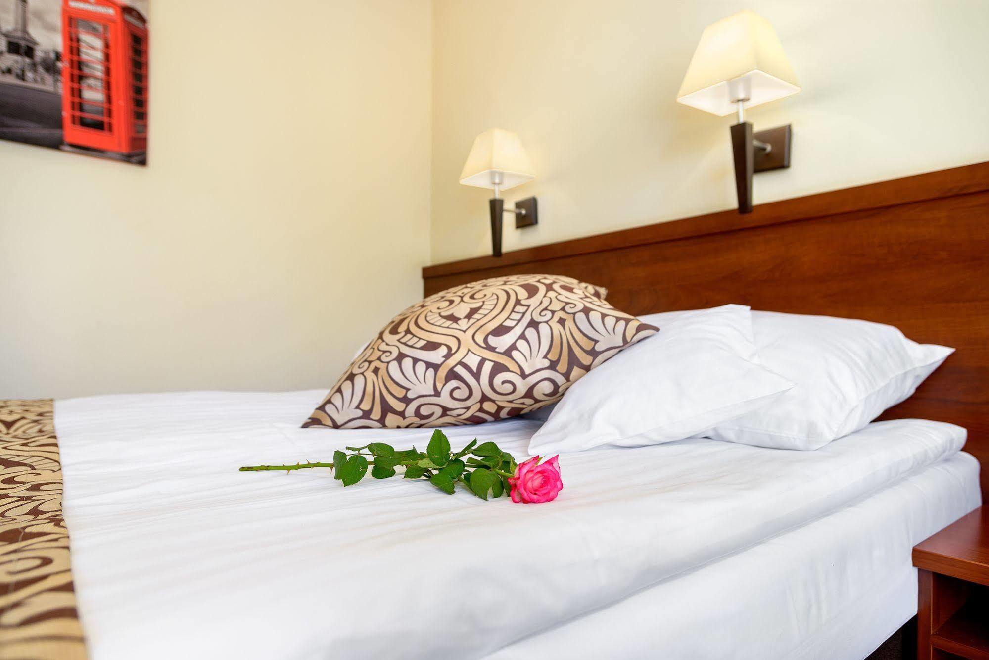 Hotel Zielony Poznan Luaran gambar