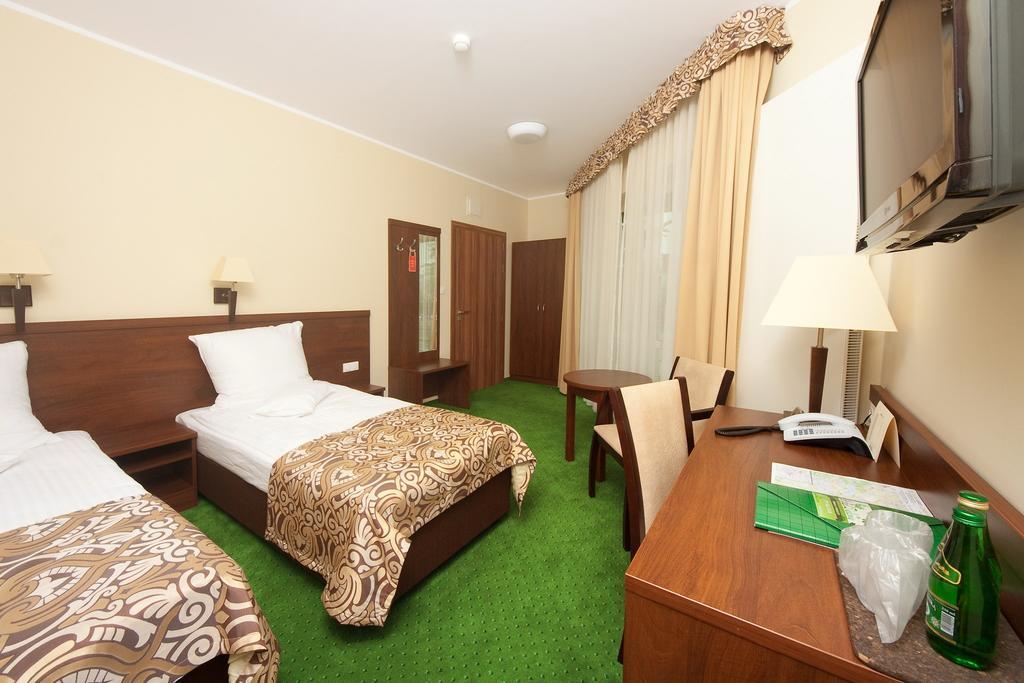 Hotel Zielony Poznan Luaran gambar
