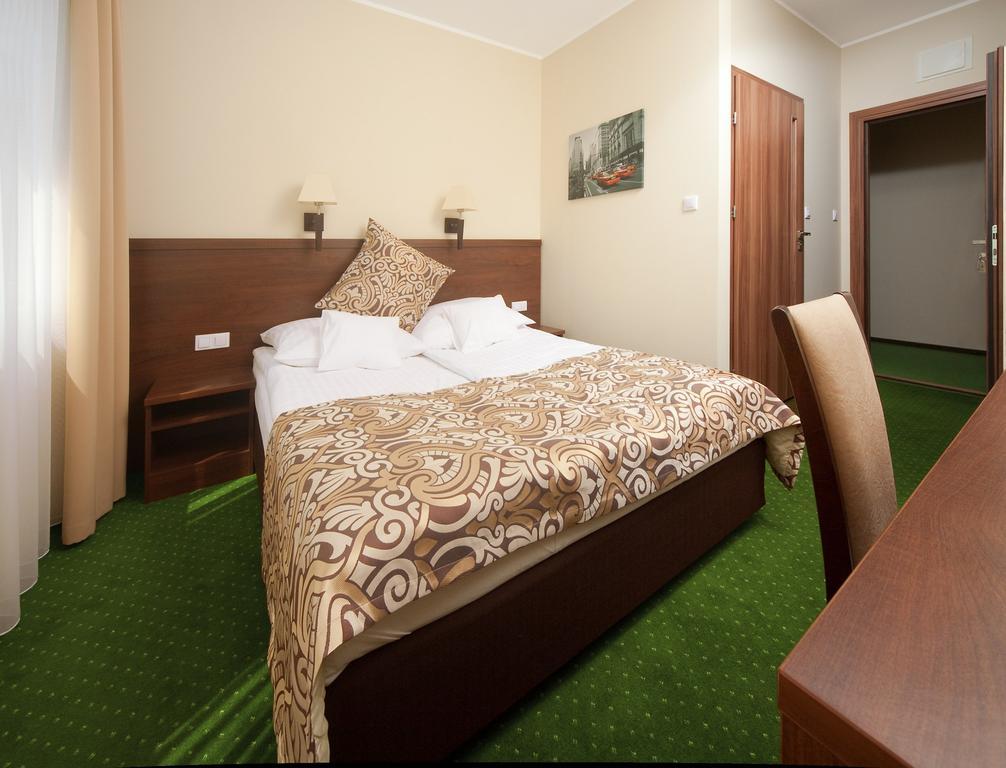 Hotel Zielony Poznan Luaran gambar